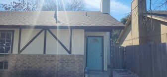 10434 Doc Holliday Trl, Unit B in Austin, TX - Building Photo