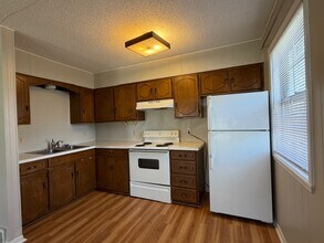 1215 N 7th St in Lansing, KS - Building Photo - Building Photo