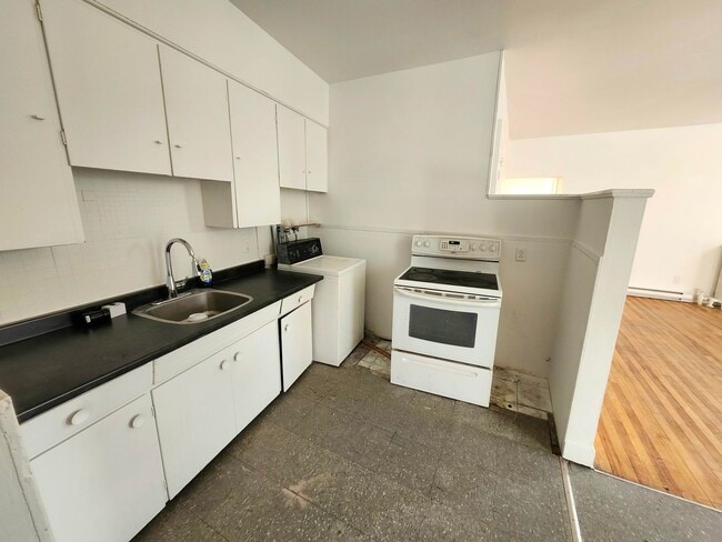 325 Main St in Saint John, NB - Building Photo - Building Photo