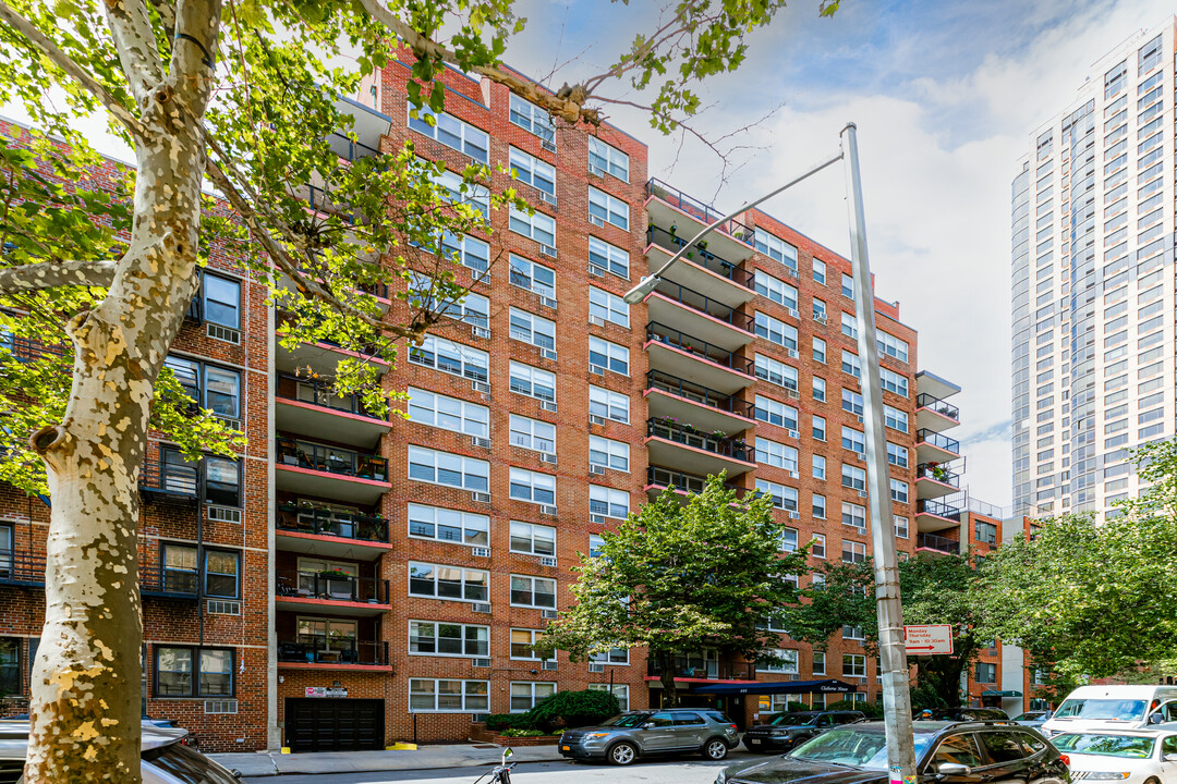 Claiborne House in New York, NY - Building Photo