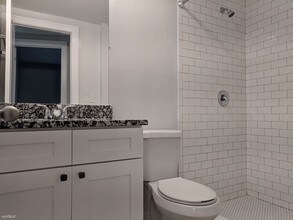 5852 W Irving Park Rd-Unit -Apt 6 in Chicago, IL - Building Photo - Building Photo