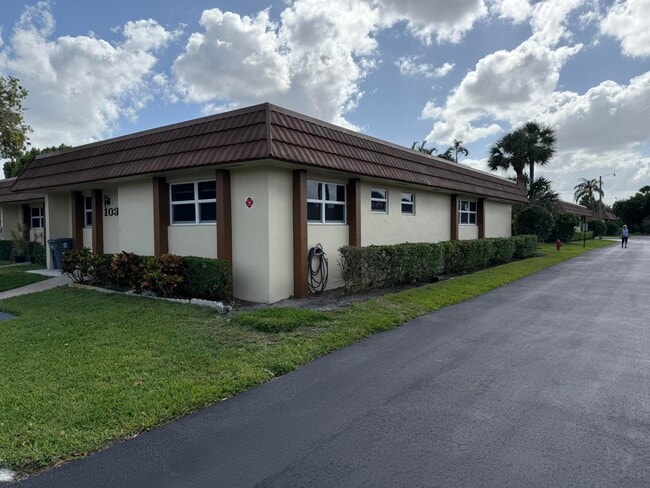 5780 Fernley Dr in West Palm Beach, FL - Building Photo - Building Photo