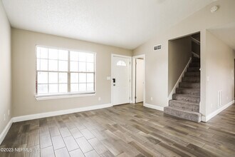 8117 Fort Lee Trail in Jacksonville, FL - Building Photo - Building Photo