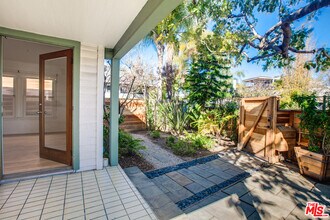1548 Cabrillo Ave in Los Angeles, CA - Building Photo - Building Photo