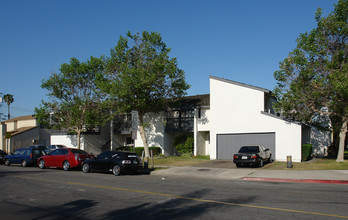 11882 Garden Grove Blvd in Garden Grove, CA - Building Photo - Building Photo