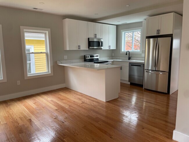 77 Reed Ave in Everett, MA - Building Photo - Building Photo