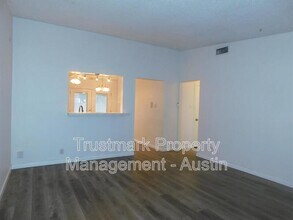 11908 Broad Oaks Dr in Austin, TX - Building Photo - Building Photo