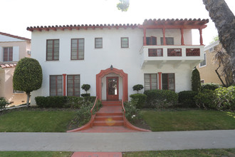 152 S Canon Dr in Beverly Hills, CA - Building Photo - Building Photo