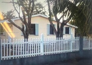 931 NW 34th Way in Fort Lauderdale, FL - Building Photo - Building Photo