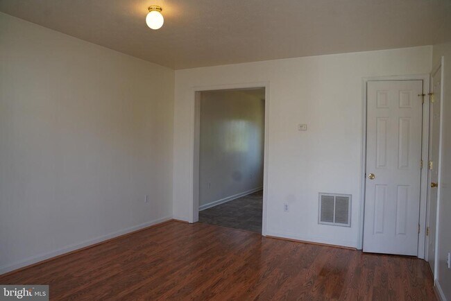 25 Genesis Dr in Bunker Hill, WV - Building Photo - Building Photo