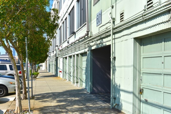601 Minnesota St in San Francisco, CA - Foto de edificio - Building Photo