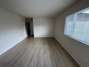 656 3rd St, Unit C in Hermosa Beach, CA - Foto de edificio - Building Photo