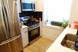 2553 W Hirsch St, Unit 3C in Chicago, IL - Foto de edificio - Building Photo