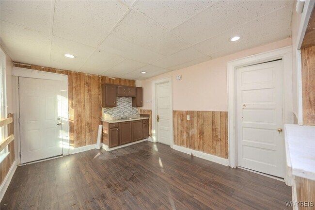 2146 Genesee St in Buffalo, NY - Building Photo - Building Photo