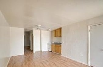 80th Ave Apartments in Glendale, AZ - Building Photo - Interior Photo