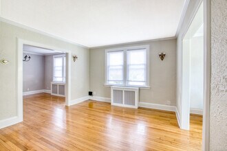 126 Pemberwick Rd in Greenwich, CT - Building Photo - Building Photo