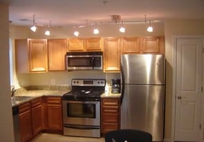 2585 Naylor Rd SE in Washington, DC - Building Photo