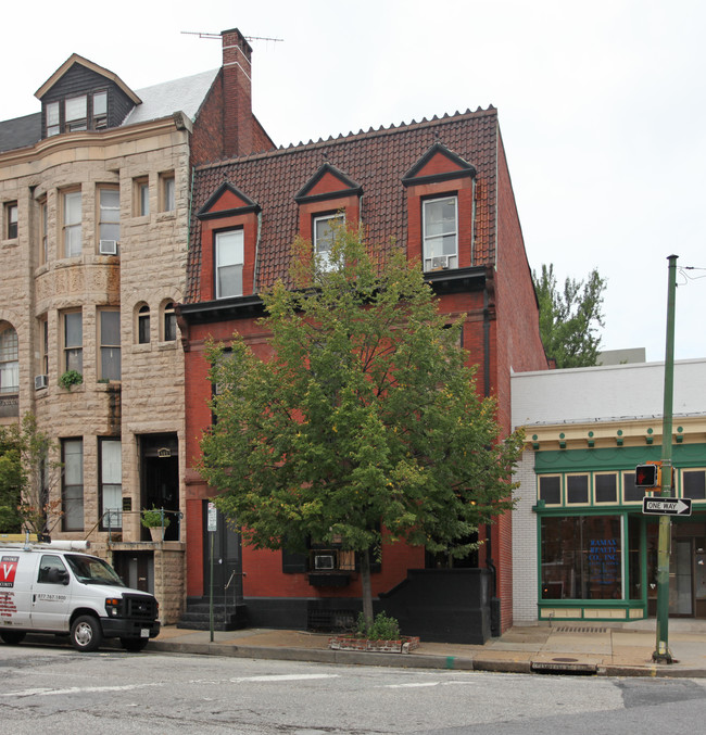 842 Park Ave in Baltimore, MD - Building Photo - Building Photo