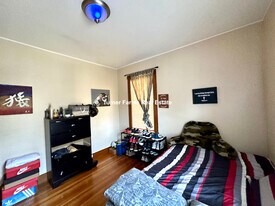 18 Romsey St, Unit 2 Apartments