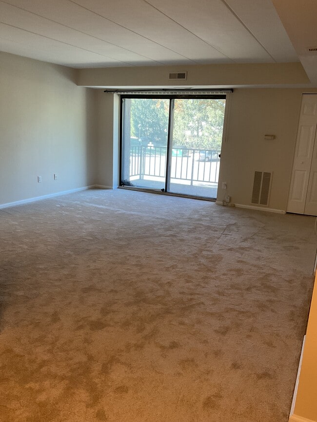 23 Oakridge Dr in Langhorne, PA - Building Photo - Building Photo