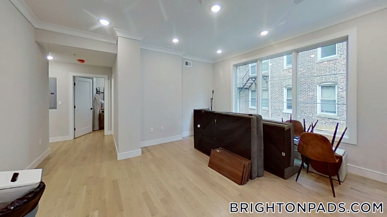 104-106 Warren St. in Boston, MA - Building Photo