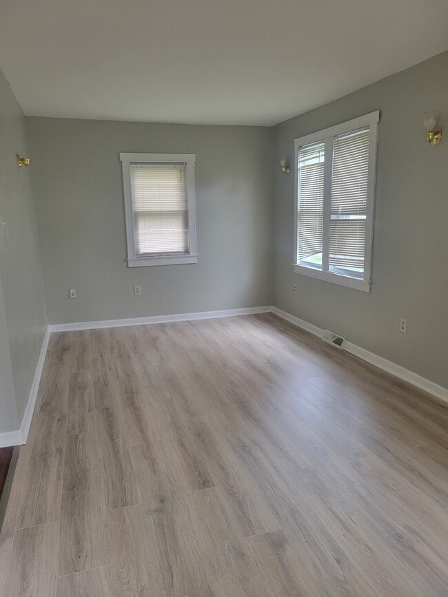 1087 Commonwealth Blvd in Reading, PA - Building Photo - Building Photo