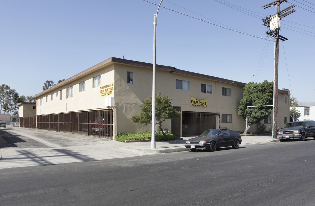 6550 Simpson Ave in North Hollywood, CA - Foto de edificio