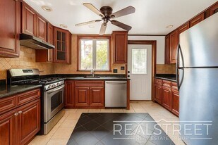 376 Kosciusko Street – Large 1 Bedroom wit in Brooklyn, NY - Building Photo