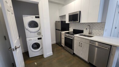 52 Queensberry St, Unit 11Q-29 in Boston, MA - Building Photo - Building Photo