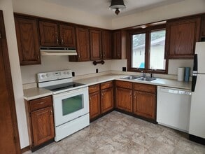 1373 E Newell St, Unit 1373 E Newell in White Cloud, MI - Foto de edificio - Building Photo