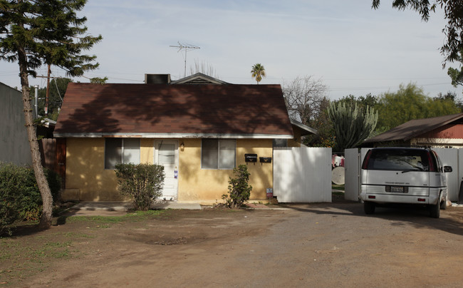 3731 Jurupa Ave in Riverside, CA - Foto de edificio - Building Photo