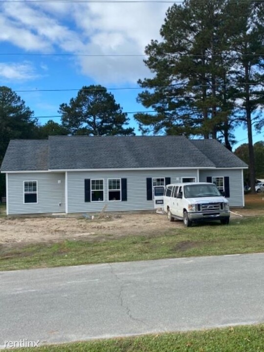 113 W Langdon Ave in Smithfield, NC - Building Photo