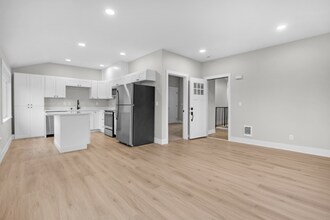 1412 23rd St NE, Unit 3 in Lake Stevens, WA - Foto de edificio - Building Photo