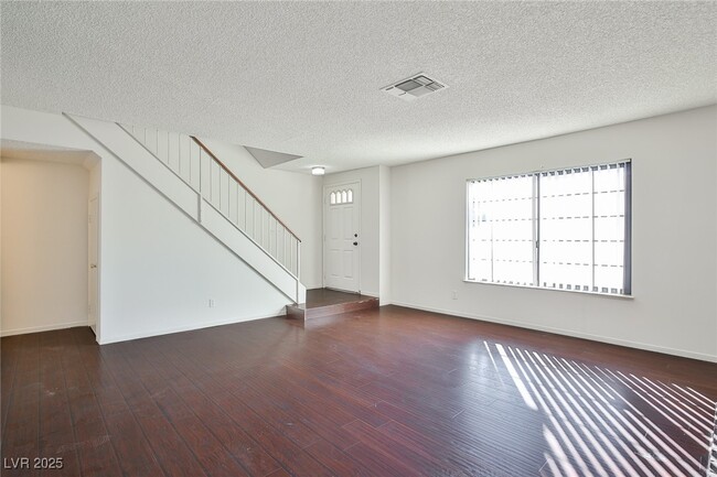 6716 Chehalis Cir in Las Vegas, NV - Building Photo - Building Photo