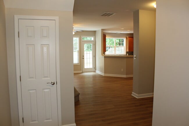 749 Swan Neck Ln in Raleigh, NC - Building Photo - Building Photo