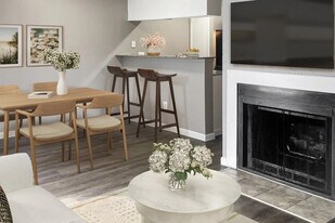 Suncrest Apartments in El Paso, TX - Building Photo