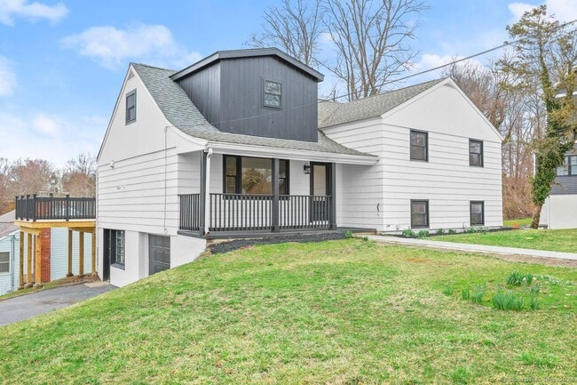 141 Ridgewood Dr in Milford, CT - Building Photo - Building Photo