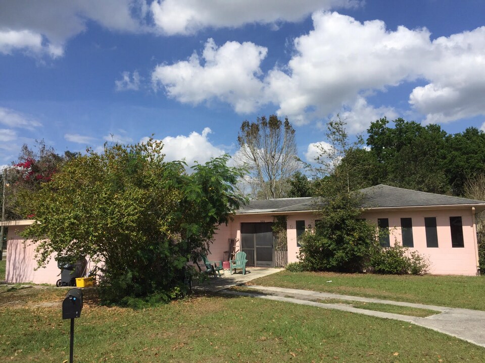 520 Norfolk Cir in Lakeland, FL - Building Photo
