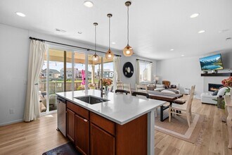 6131 Vickie Ln in Colorado Springs, CO - Foto de edificio - Building Photo