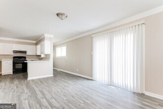 2657 Westchester Dr in East Point, GA - Building Photo - Building Photo