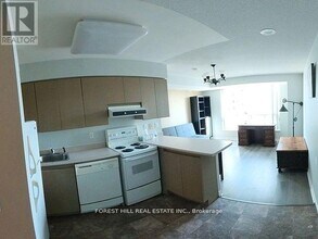 750 Bay St. in Toronto, ON - Building Photo - Building Photo