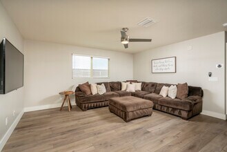 9336 W Georgia Ave in Glendale, AZ - Building Photo - Building Photo