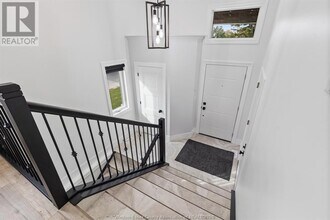 2159 Parkdale Pl in Windsor, ON - Building Photo - Building Photo
