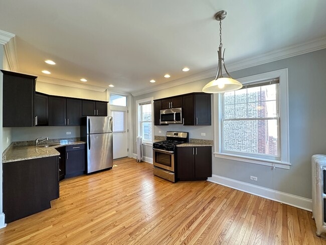 4414 N Rockwell St, Unit A09W in Chicago, IL - Foto de edificio - Building Photo