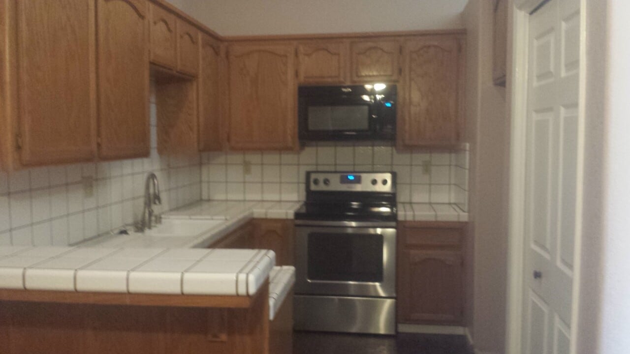 412 Chaffee Ln in Waterford, CA - Building Photo
