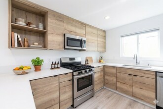 5016 Pickford St in Los Angeles, CA - Building Photo - Building Photo