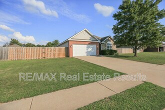 1088 Charles St in Pea Ridge, AR - Building Photo - Building Photo