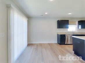 2833 Thornton Grove Blvd in Nashville, TN - Foto de edificio - Building Photo