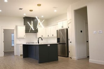 941 Tesslynn Ave in Godley, TX - Building Photo - Building Photo