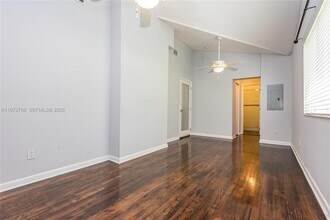 330 NE 86th St in El Portal, FL - Building Photo - Building Photo